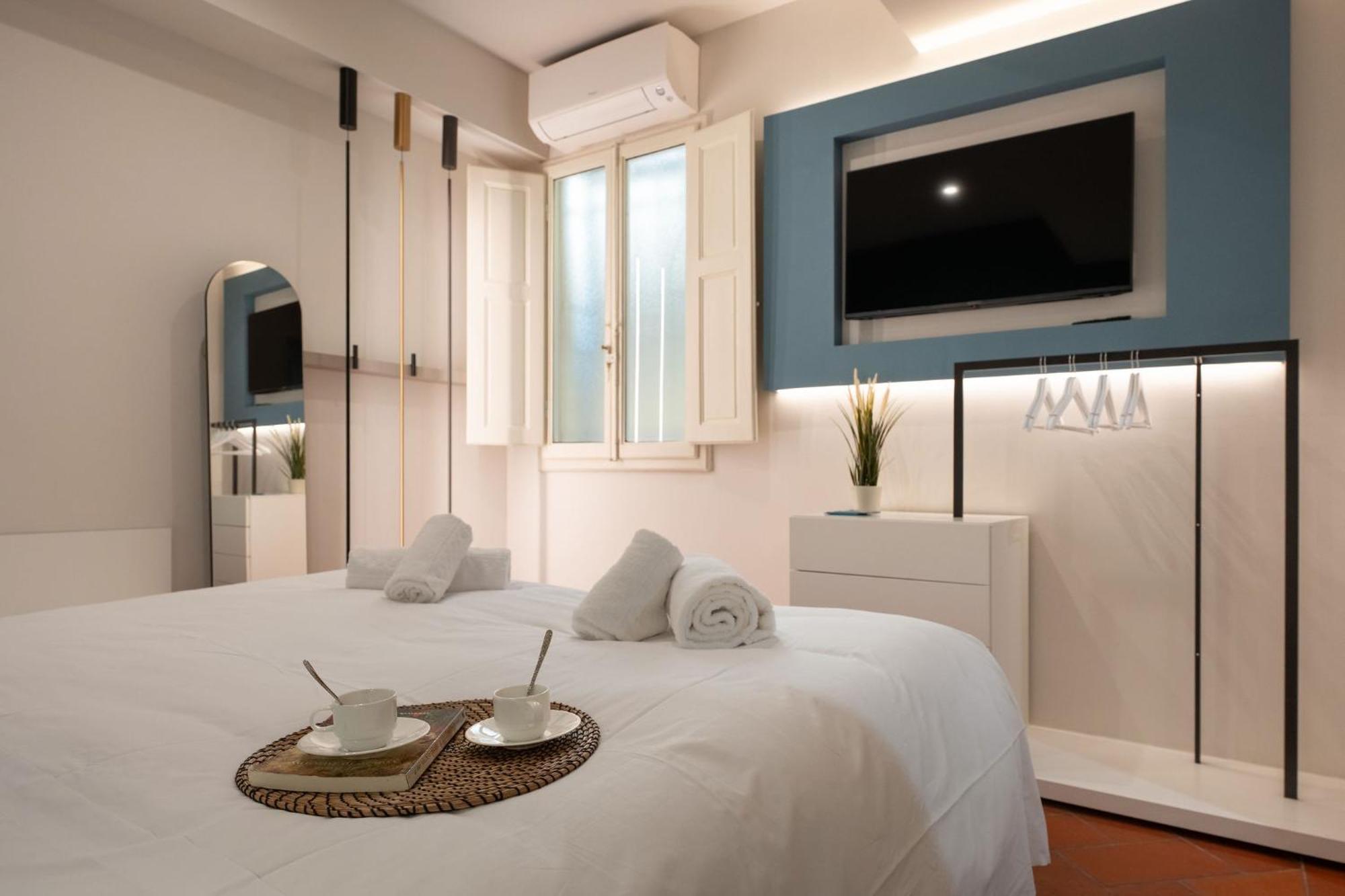 Keys Of Italy - Vigna 8 Blu- Newly Renovated Elegant 2 Bedr - Great Location In Apartment *