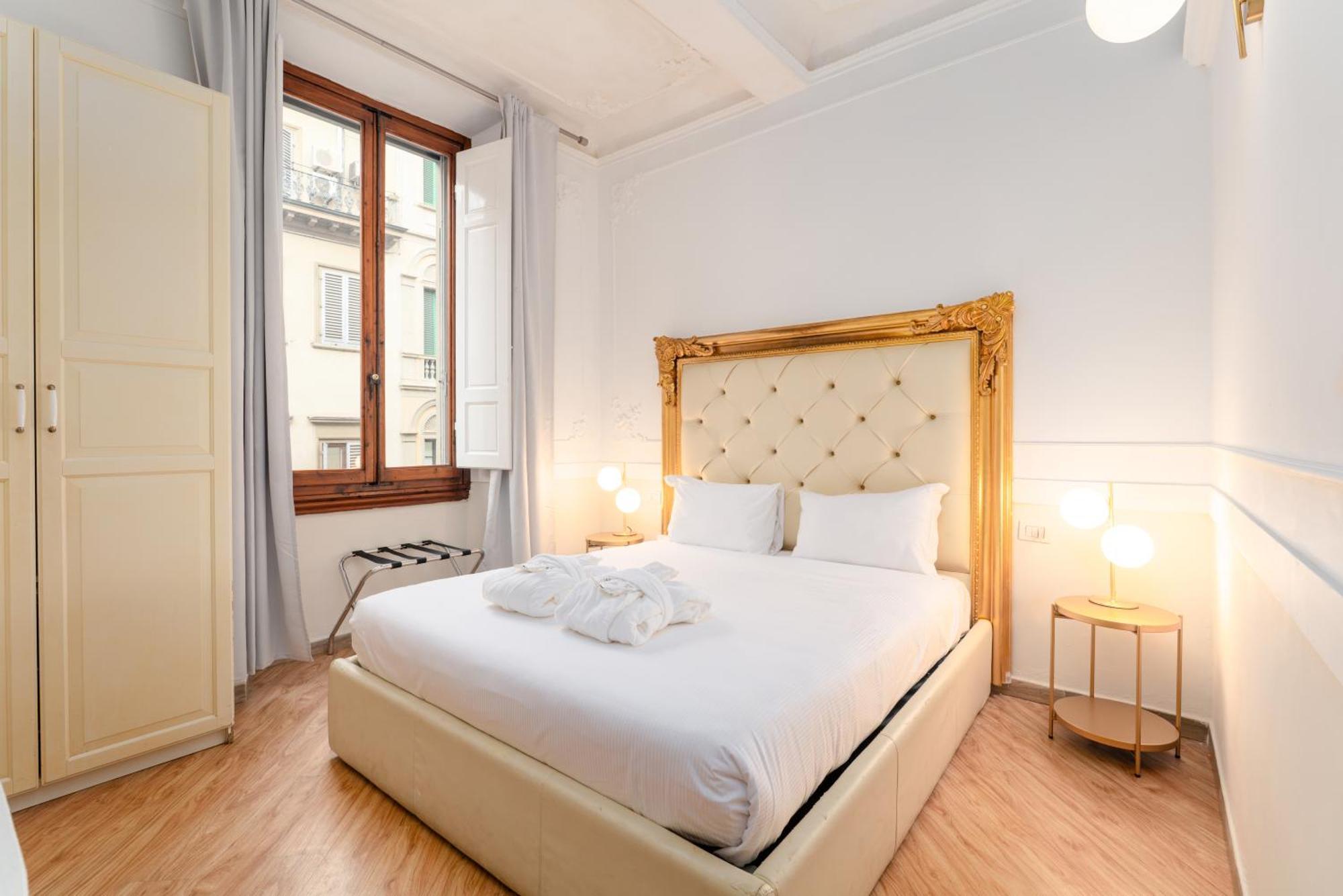Residenza Conte Di Cavour & Rooftop Guest house Florence