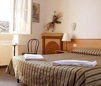Residenza Le Rondini Guest house 3*