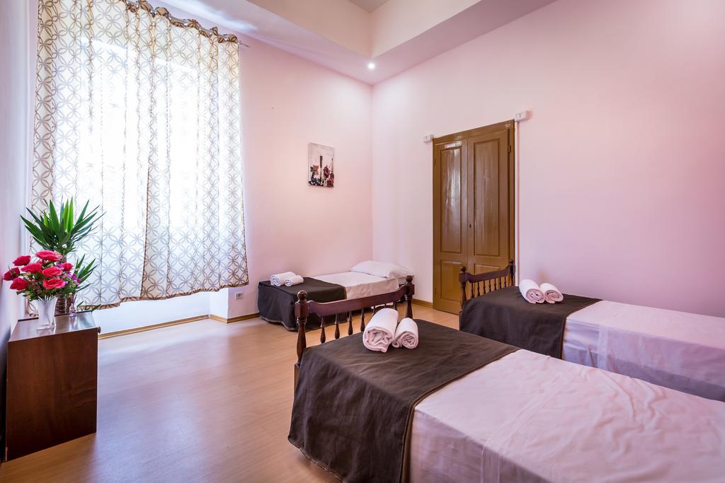 Rooms77 Centro Storico Guest house