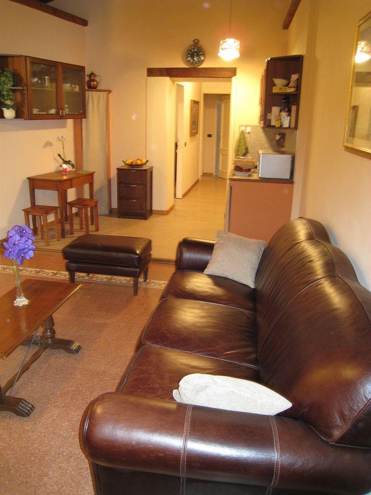Guest house Sani Tourist House 3*