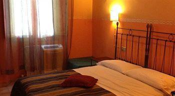 Hotel Camilla Guelfa