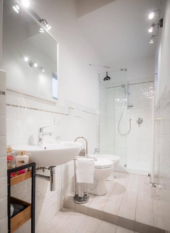 Novella White Firenze