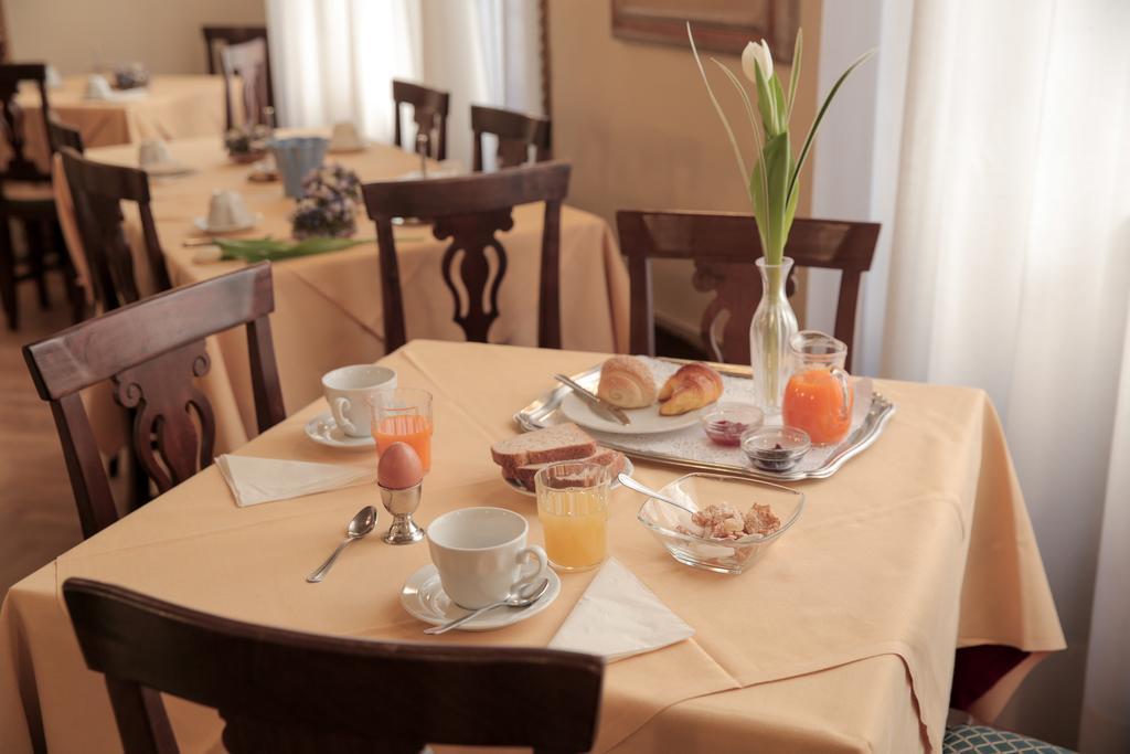 Liana Hotel 3*