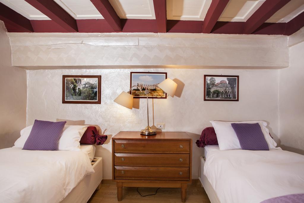 Charme In Santa Croce Apartment