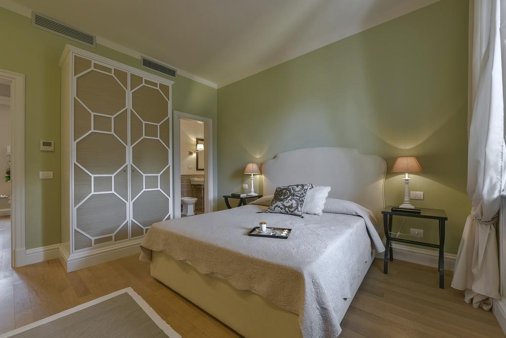 Lanfredini Apartment Florence