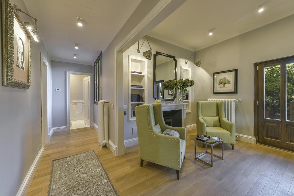 Lanfredini Apartment *