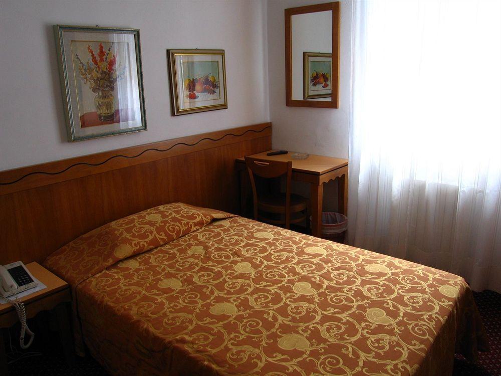Nuova Italia Hotel Florence