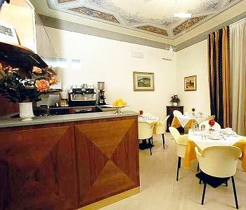 Anna's Hotel 2*