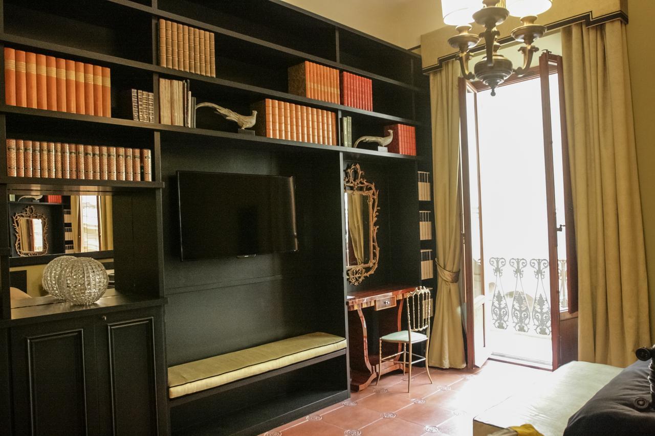 Palazzo Gallery - The Tuscan Collection *