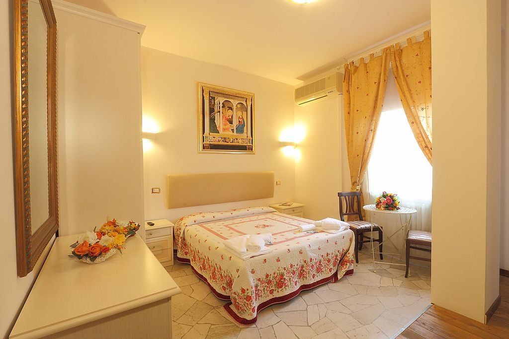 Monna Clara 2* Florence