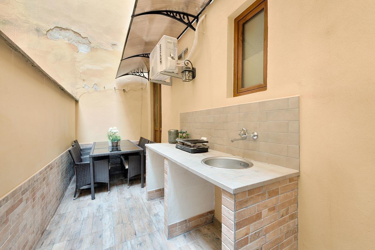 Apartment Santa Croce Cathedral By Mmega Florence