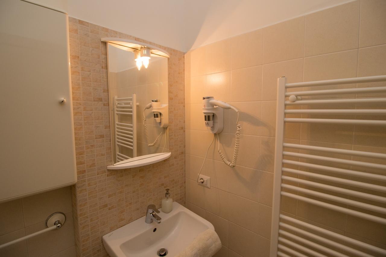 Bronzino 53 Apartment *