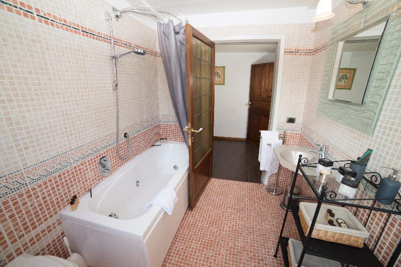 Hemeras Boutique House Servi