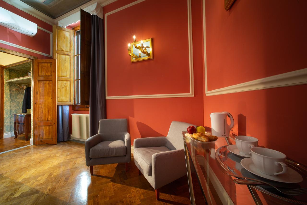 Boutique Torre De' Conti Bed & Breakfast 2*
