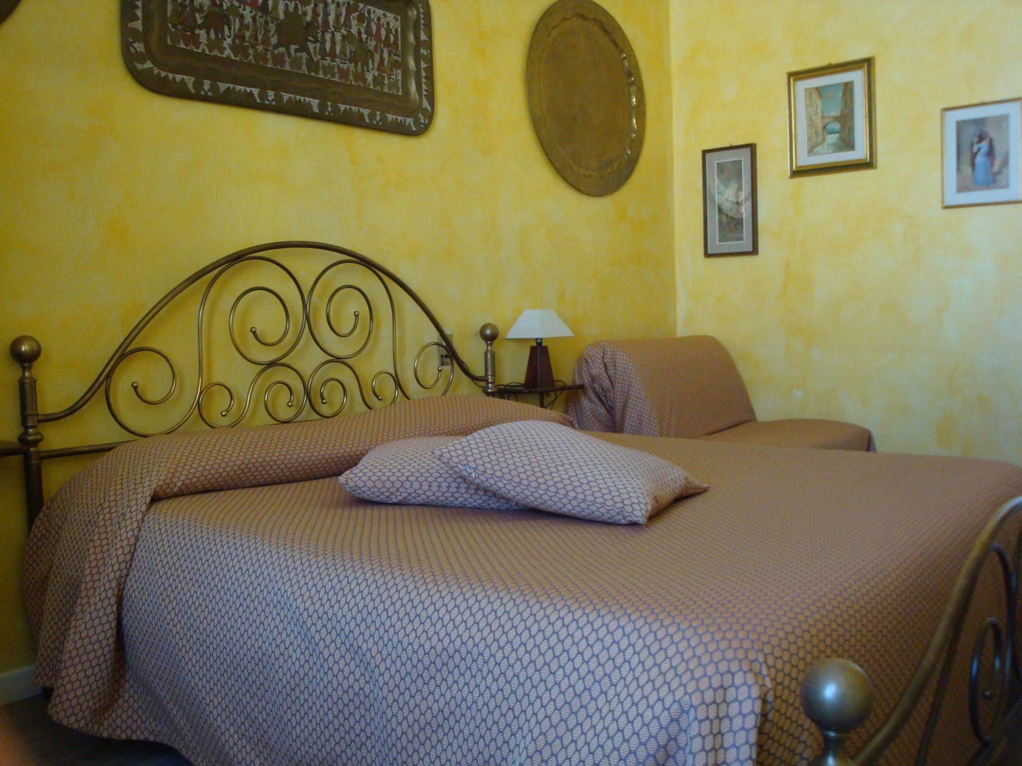 Leopoldo&apartements Bed & Breakfast 3*