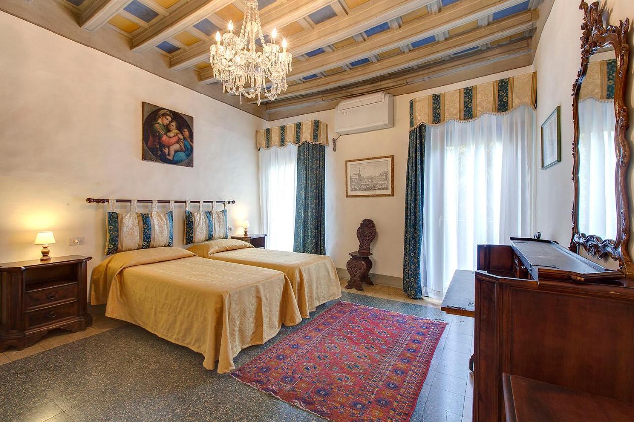 Palazzo Bucciolini * Florence