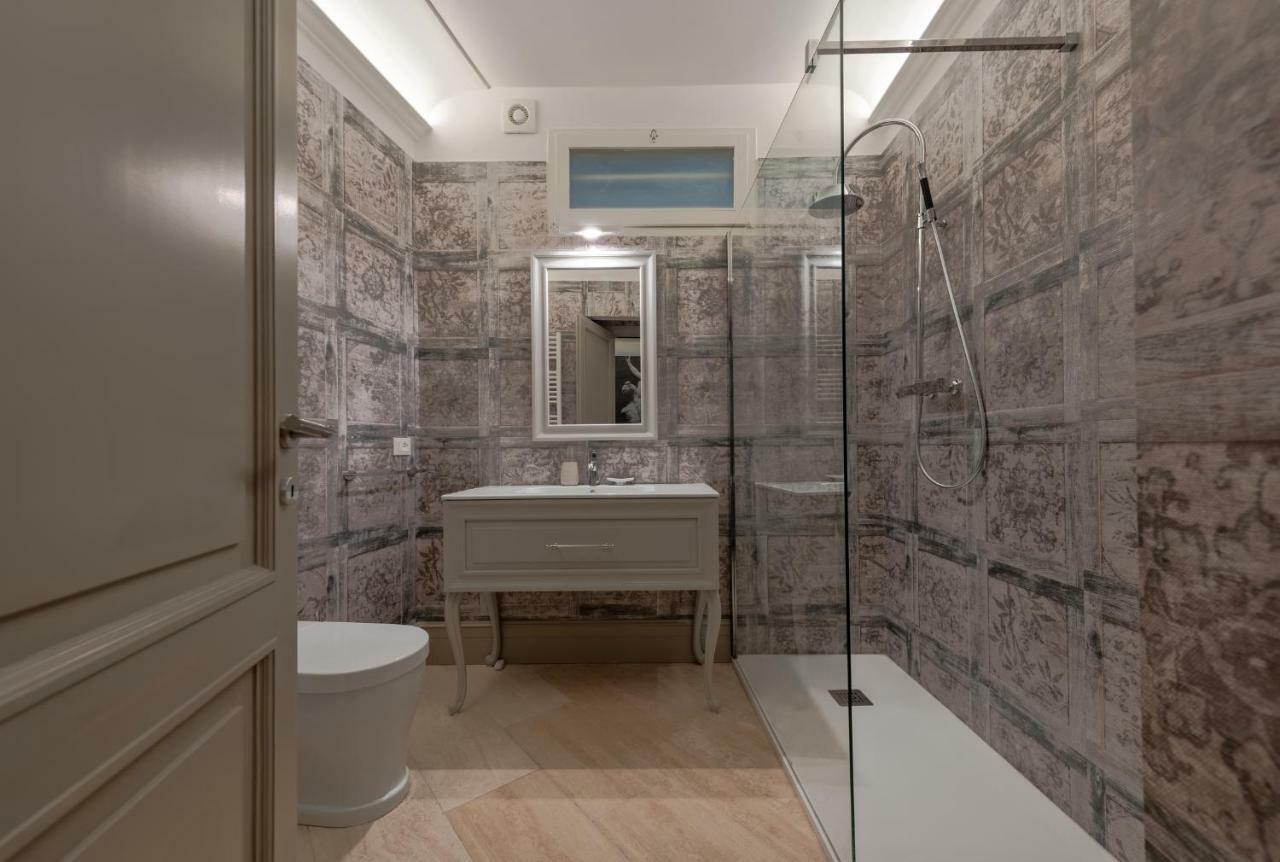 - Teatro Luxury * Florence