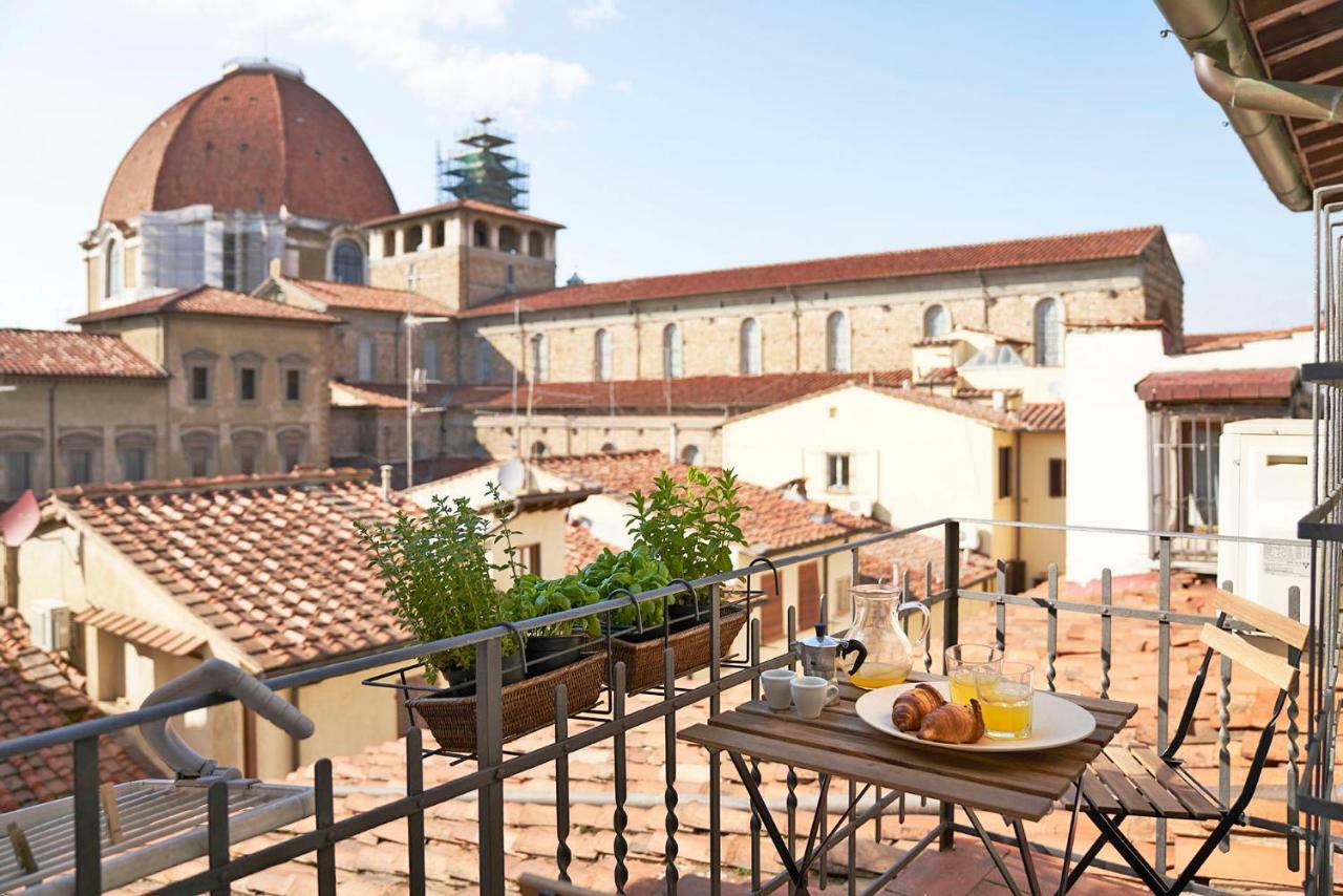 One Of A Kind Near The Duomo W/balcony Palace Appartamento