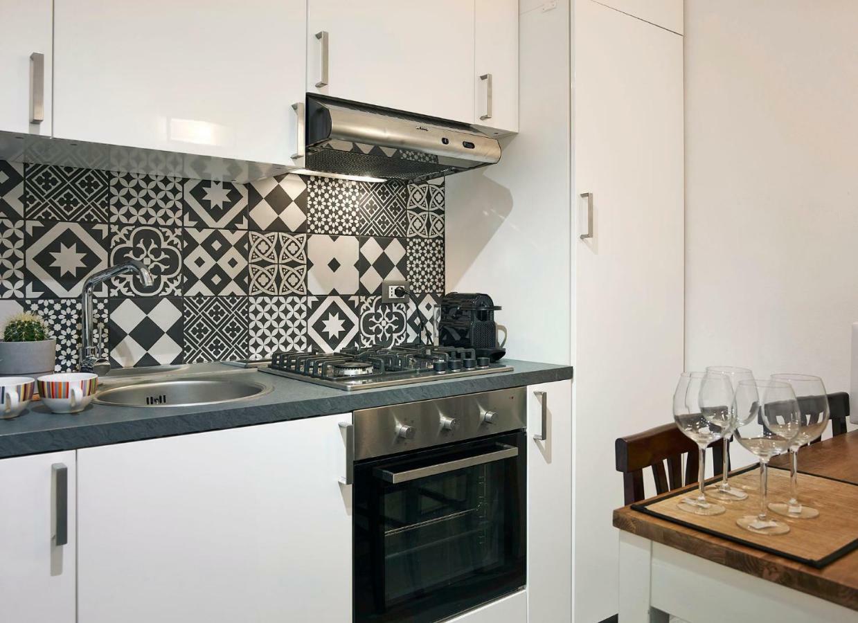 Very Special+views In Front Of Pitti Palace&garden Apartment *