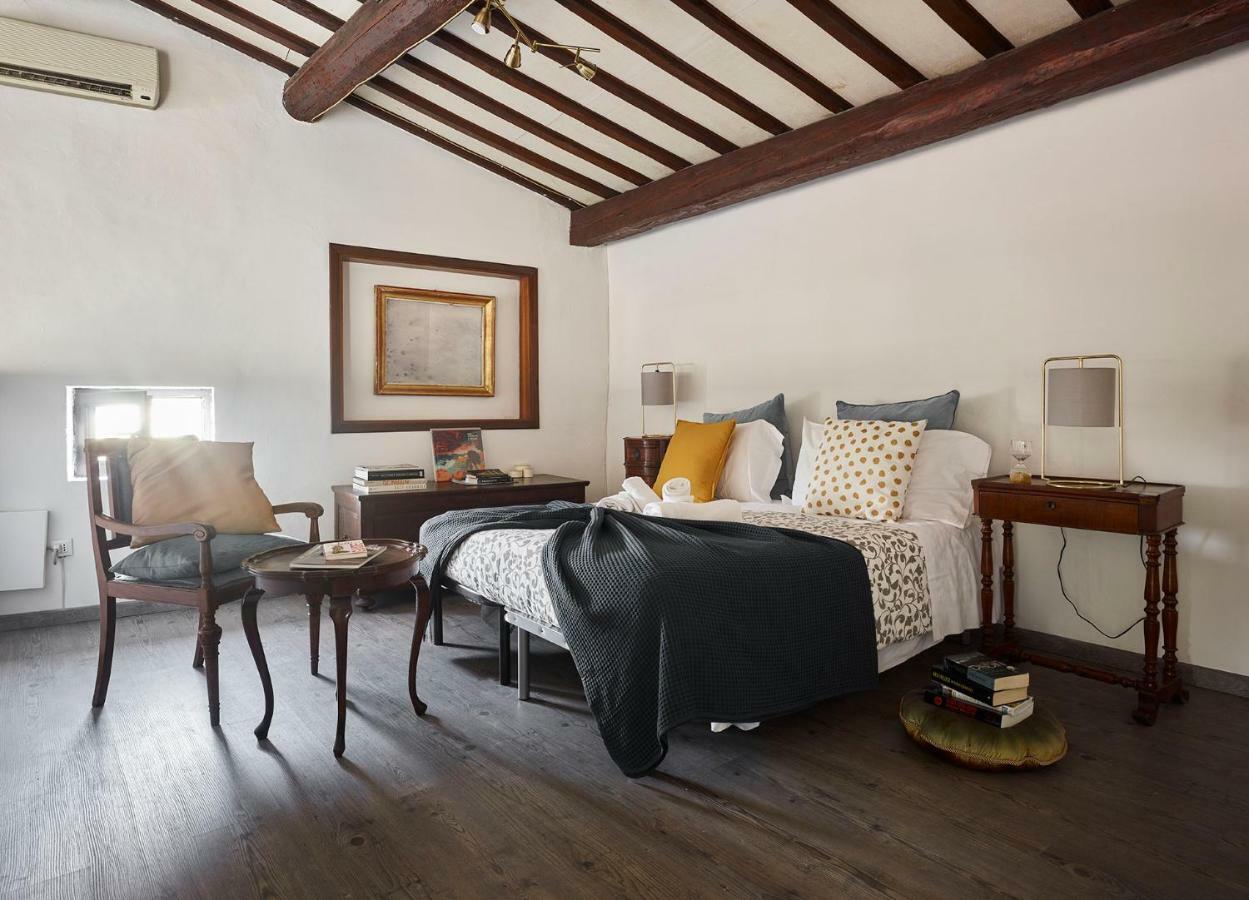 Very Special+views In Front Of Pitti Palace&garden Apartment Florence