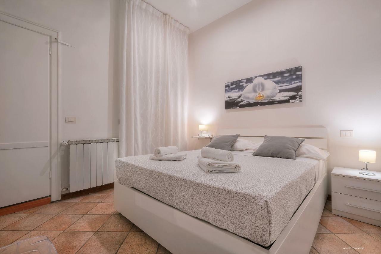 Wine Moscato Apartment Florence