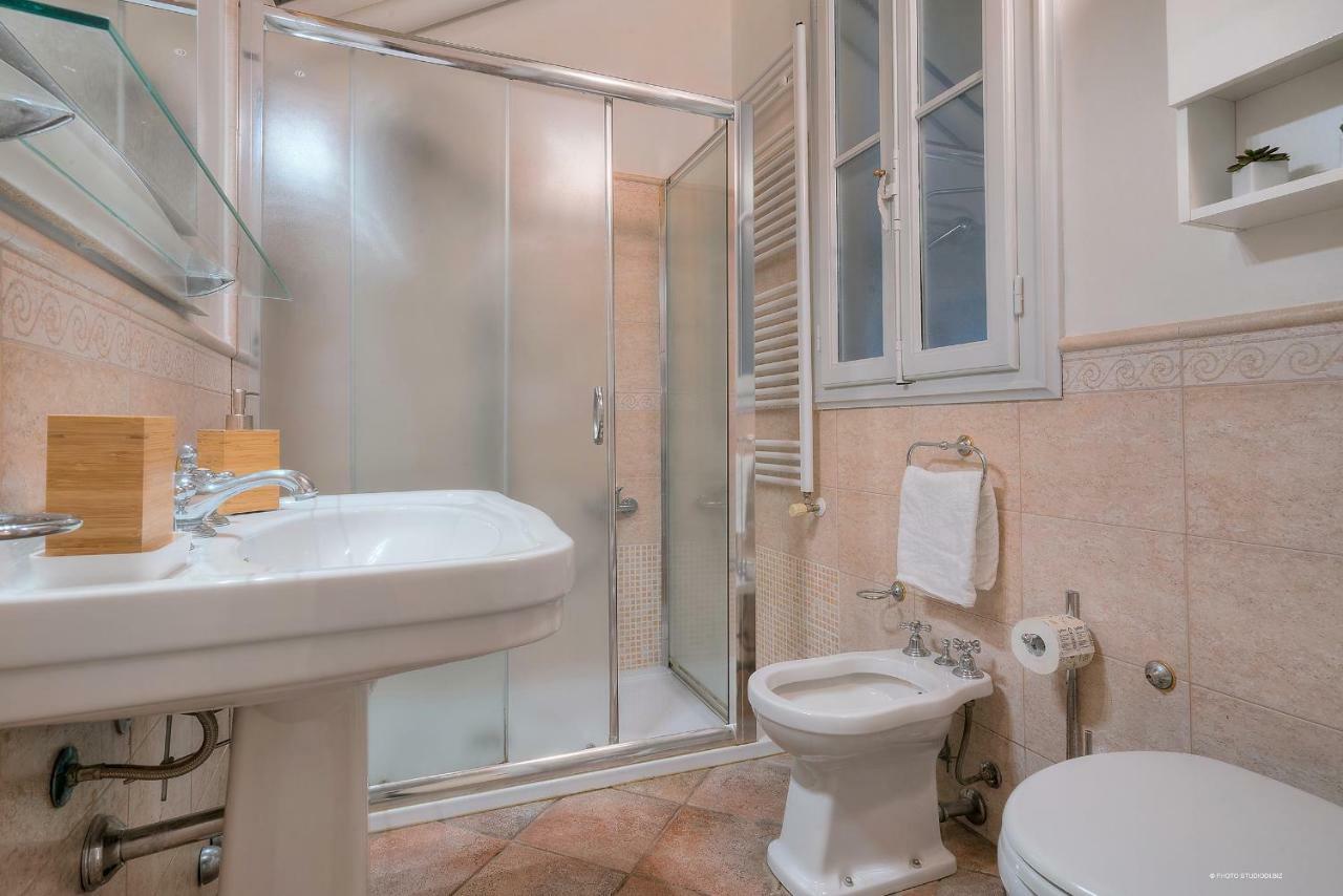 Wine Moscato Apartment Florence