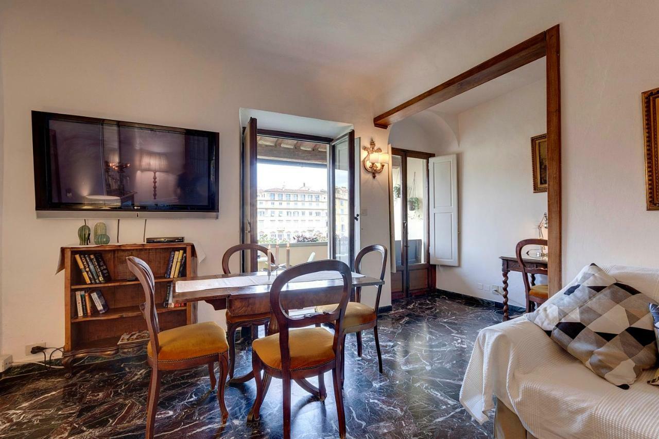 Apartment Historical Spectacular Arno View With Balcony From 12 Th Century.
