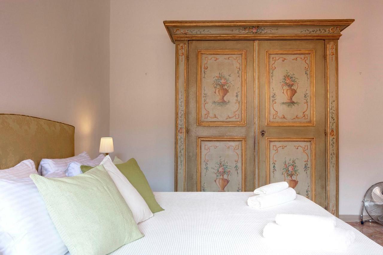 Historical Spectacular Arno View With Balcony From 12 Th Century. Apartment *