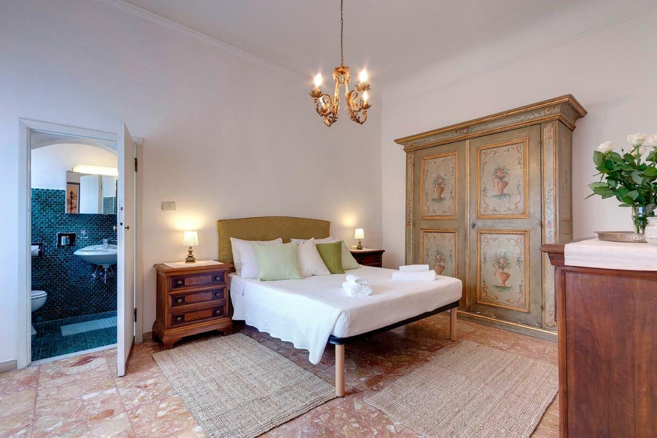 Historical Spectacular Arno View With Balcony From 12 Th Century. * Florence