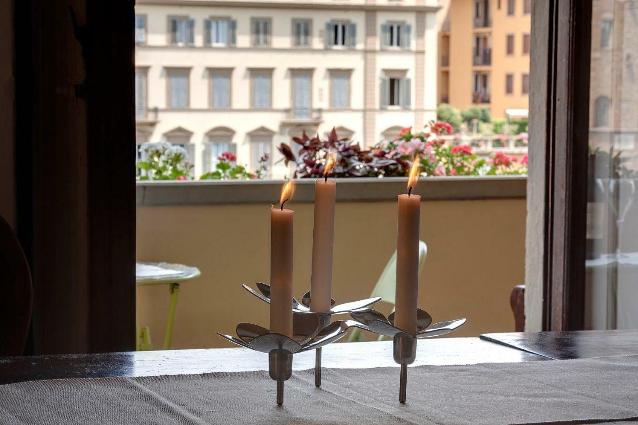 Historical Spectacular Arno View With Balcony From 12 Th Century. Apartment *