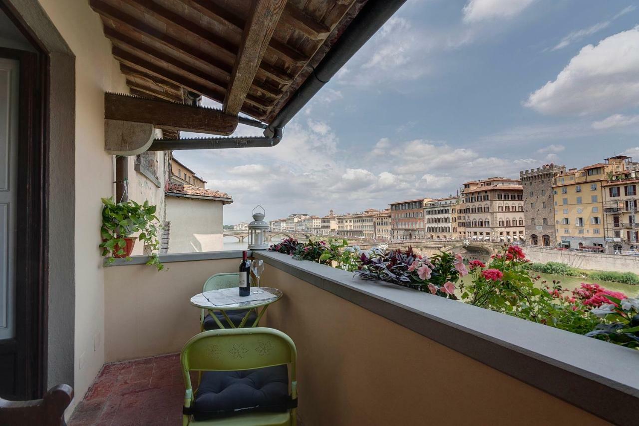 Apartment Historical Spectacular Arno View With Balcony From 12 Th Century. *