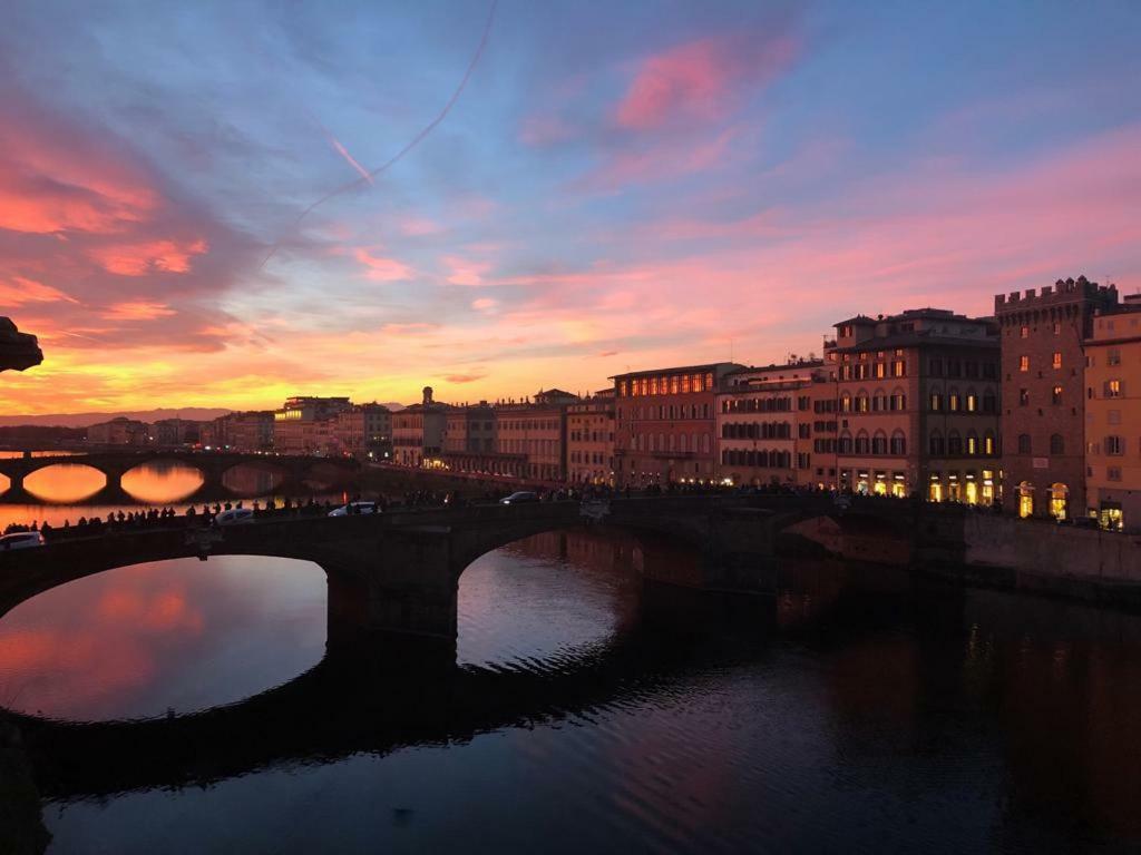 Historical Spectacular Arno View With Balcony From 12 Th Century.