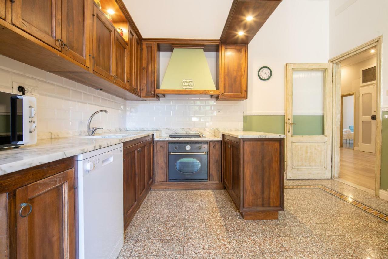 Santa Maria Novella 4 Bedrooms By Mmega Apartment