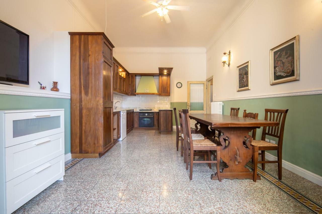 Santa Maria Novella 4 Bedrooms By Mmega Apartment Florence