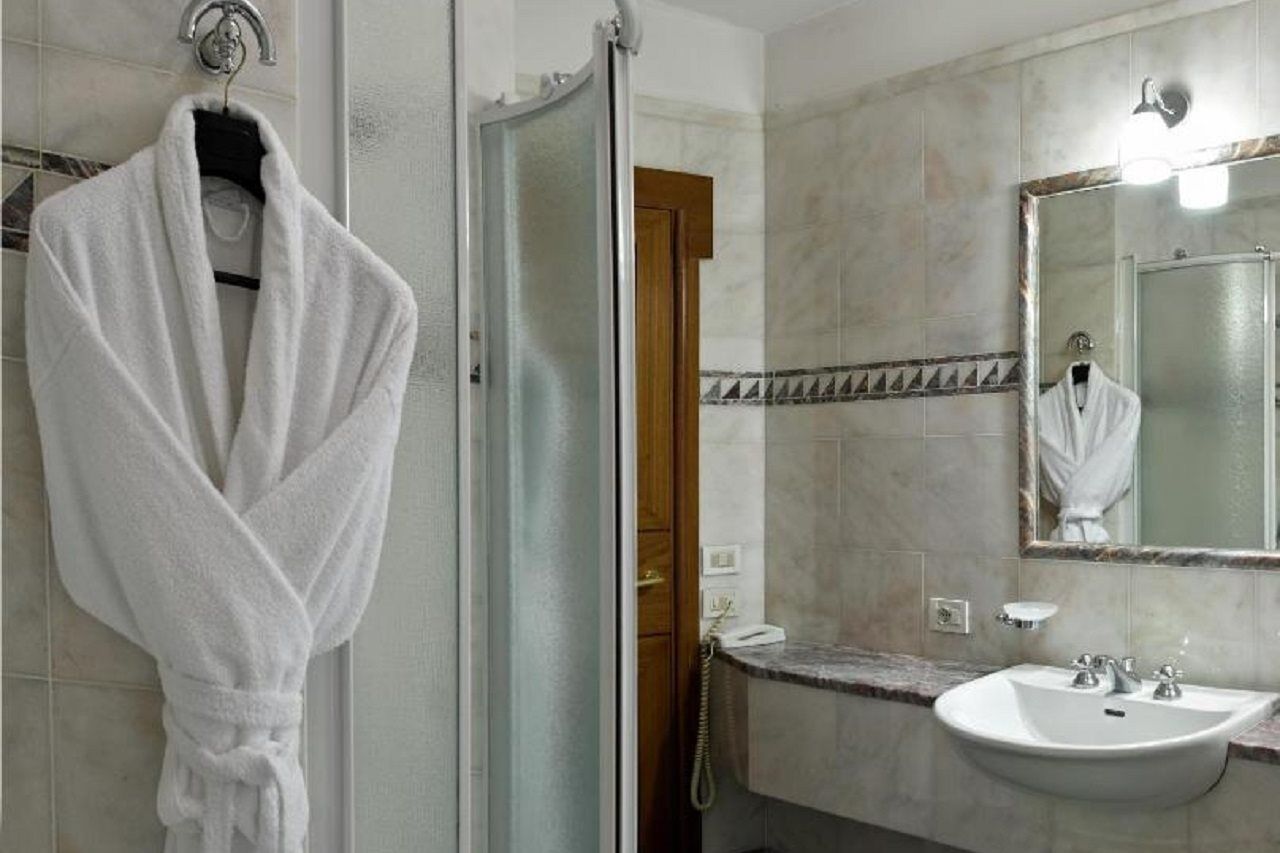 Pierre Hotel 4*